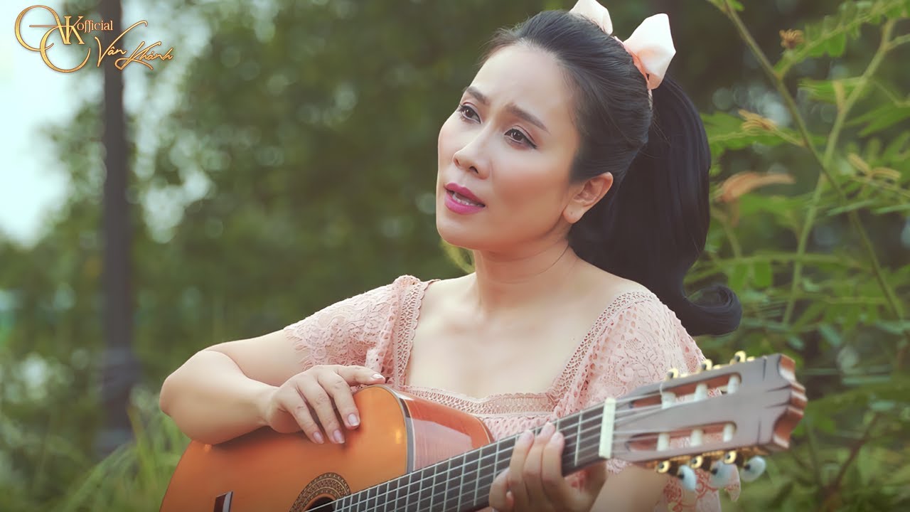 Mưa Trên Phố Huế - Nhạc Trữ Tình Quê Hương Xứ Huế Tuyệt Hay || Vân Khánh