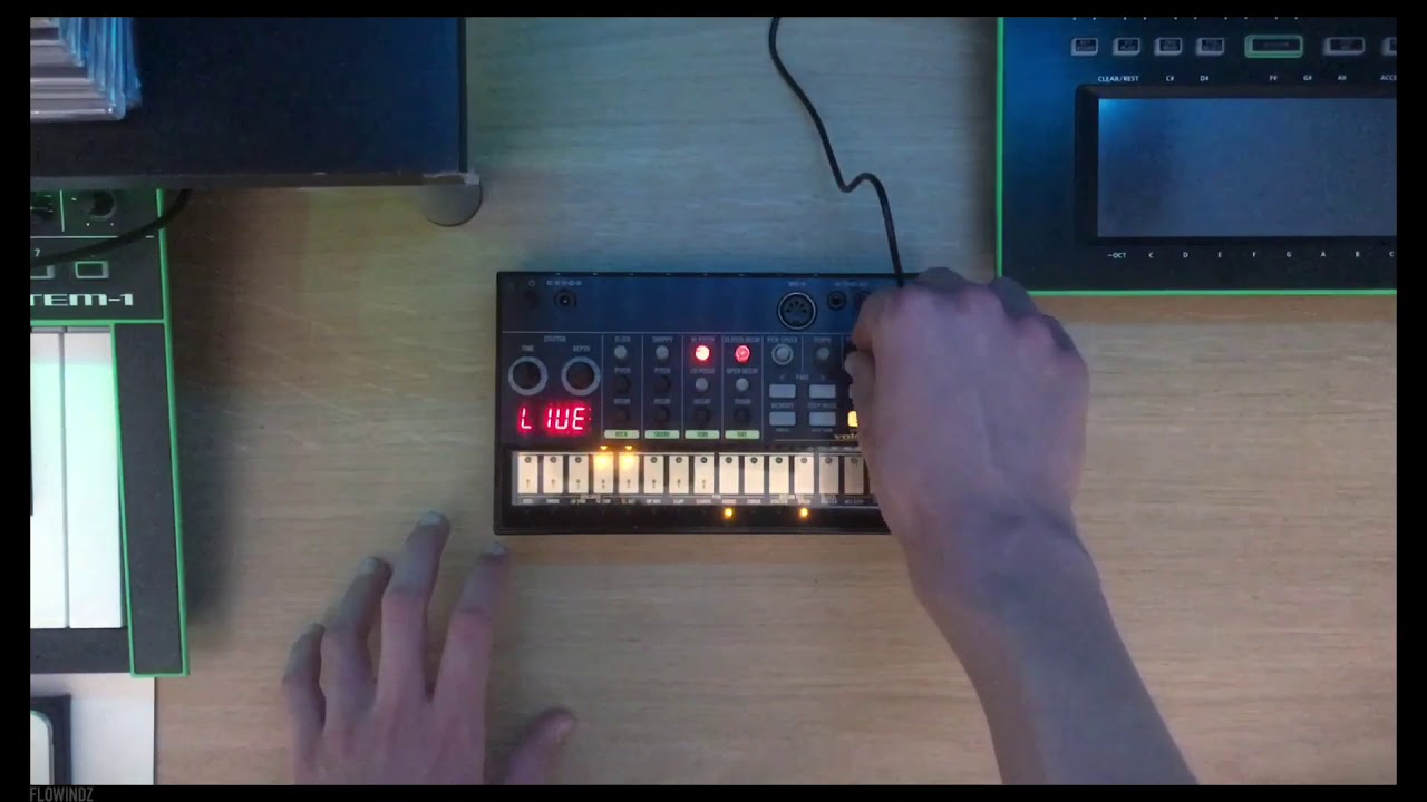 Making techno with the Korg Volca Beats a rainy day