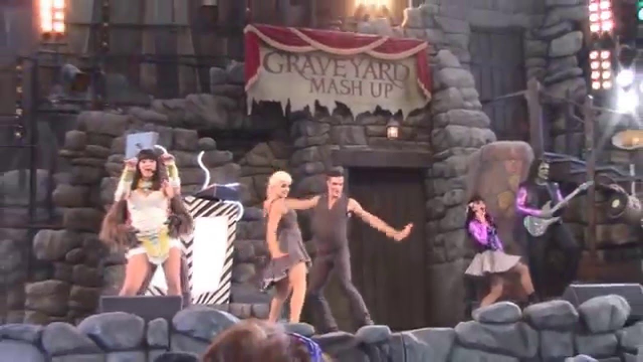 Beetlejuices Graveyard Revue The Ultimate Mash Up