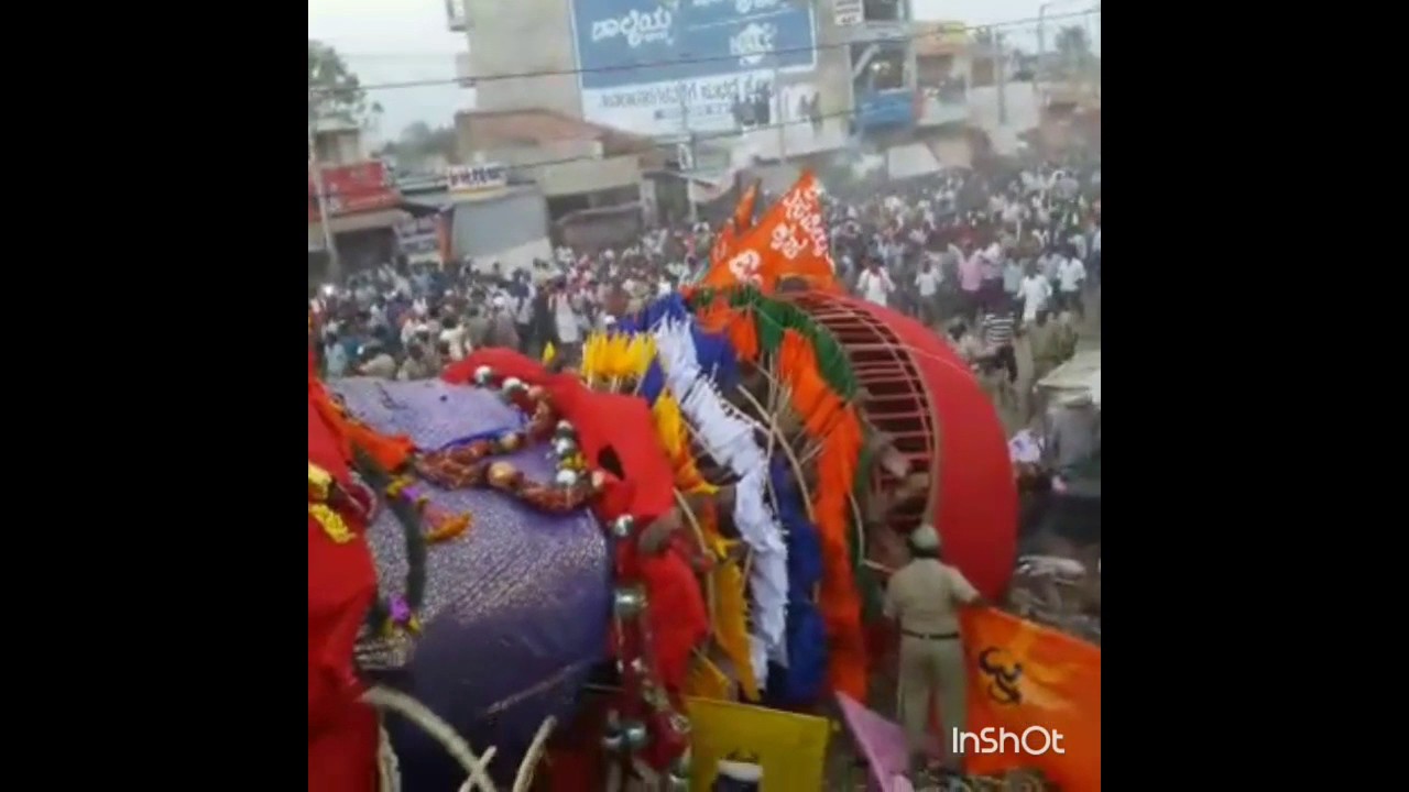 Sri guru kottureshwara swami chariot fallen complete video Feb 21,2017 kotturu Incident
