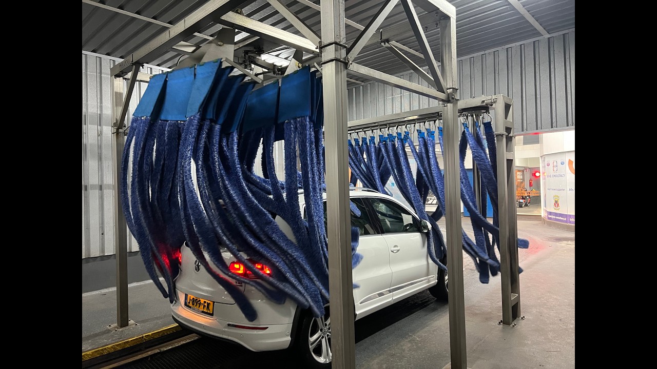iClean Carwash: Deventer Site - Wash Tunnel
