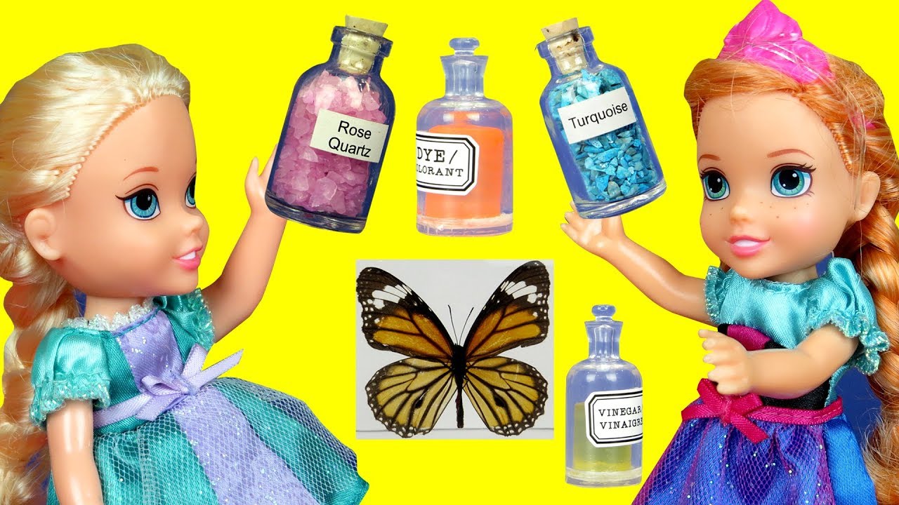 SCIENCE class ! Elsa & Anna toddlers at School lab ! Barbie is the teacher - cool experiments