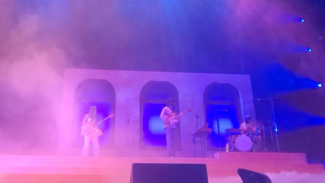 Khruangbin - Fifteen Fifty-Three - Live 08. November 2024 Berlin at Tempodrom
