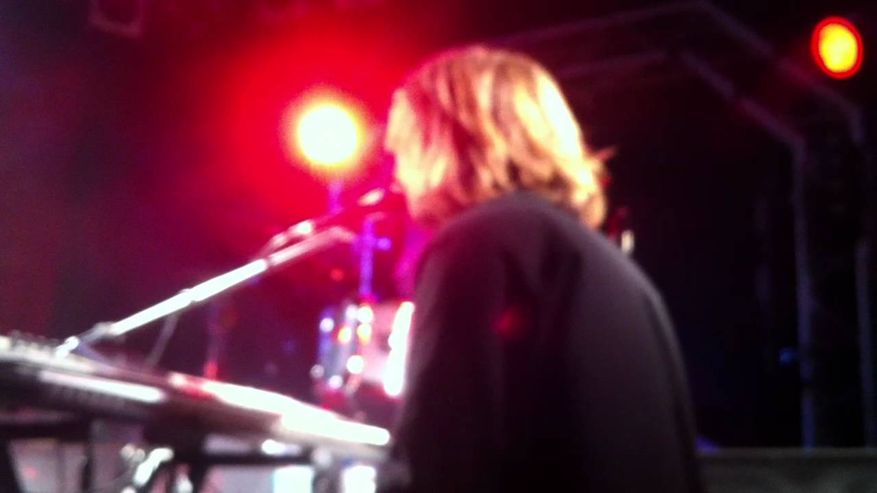 Guillemots I Don't feel Amazing Now Live at the Box Crewe 10/11/11