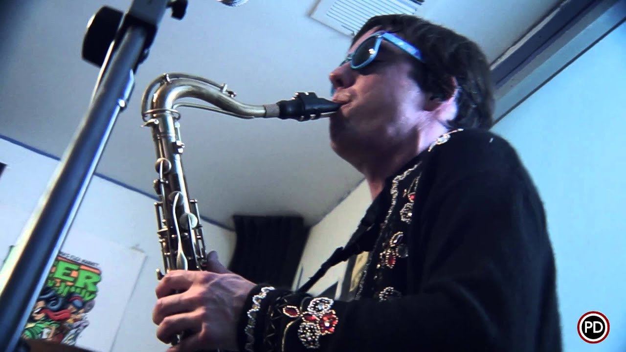 Andy Human & The Reptoids - Biffed Up (Live on PressureDrop.tv)