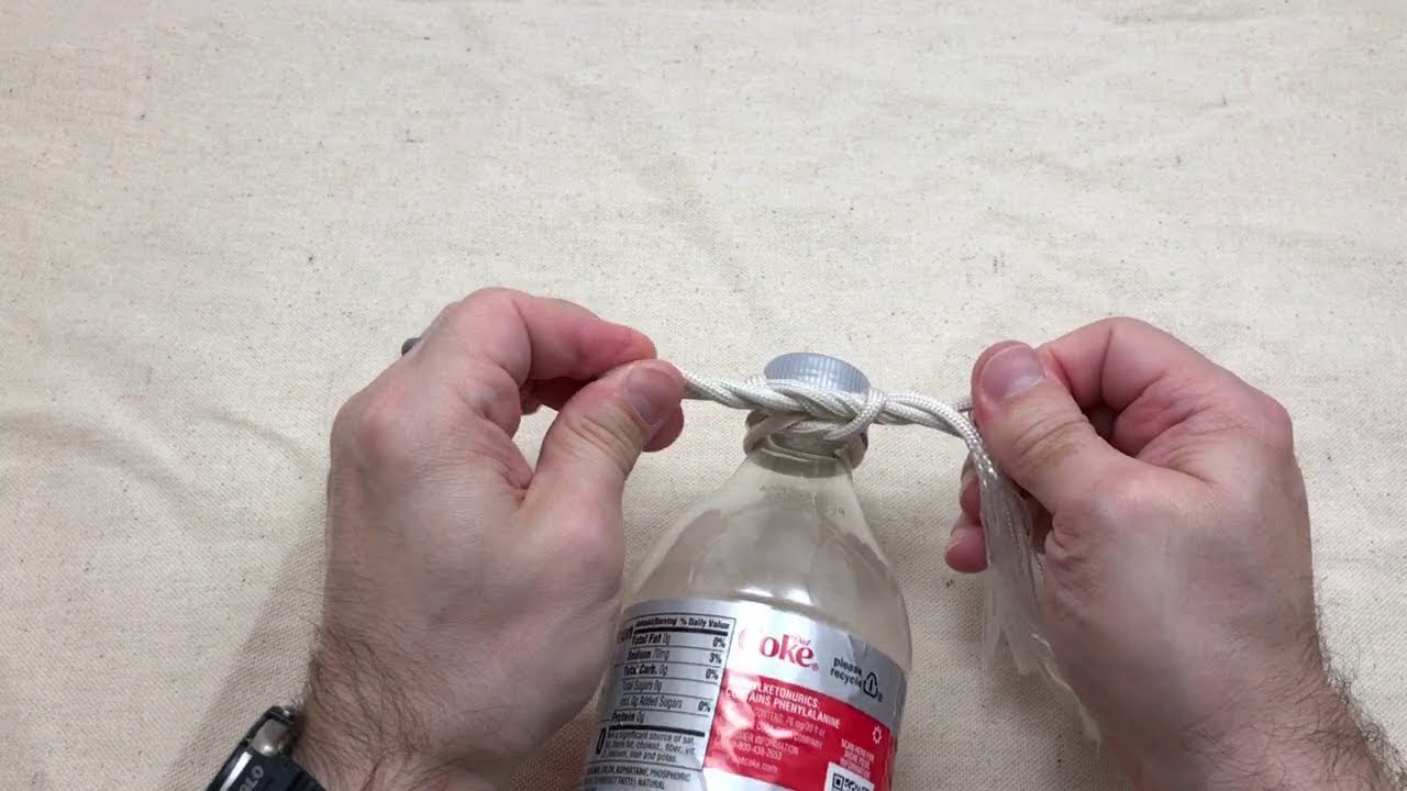 Regular shoelace knot vs. Ian Secure Knot