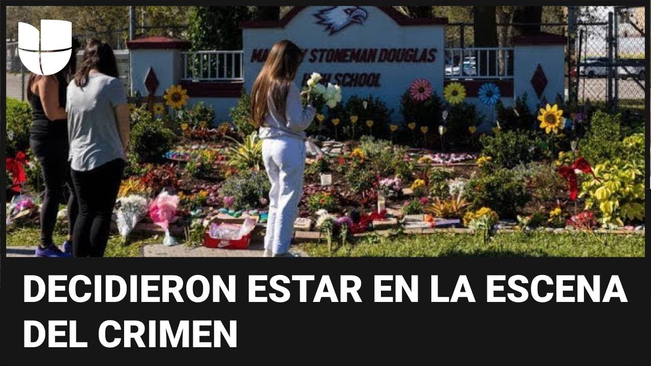Familiares de las víctimas de Parkland visitan por primera vez el lugar de la masacre