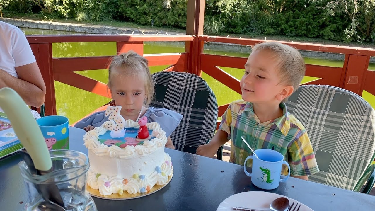 Liza peches szülinapi ebédje 😅🎂
