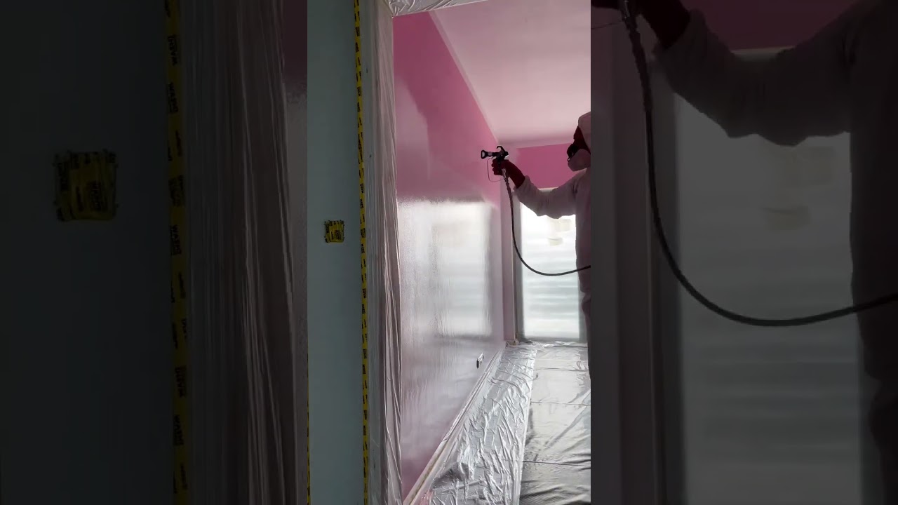 Transforming walls - Airless paint spraying