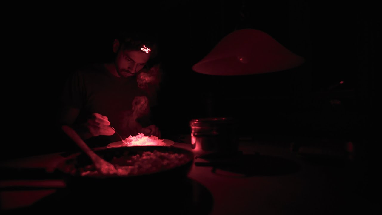 Das Licht der Dunkelheit | Ein Selbstexperiment mit Available Light