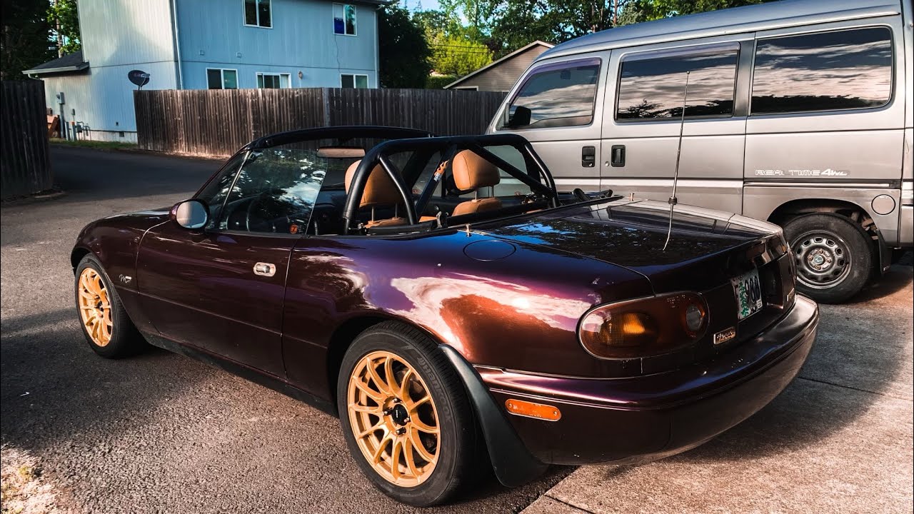 Установка защитной дуги Hard Dog Roll Bar II для Mazda Miata M-Edition