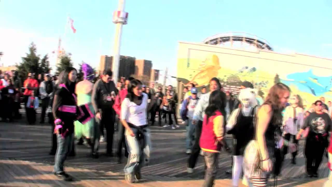 Gadget Trish practices Thriller for Thrill The World NY at Coney Island (Part 1 of 2).