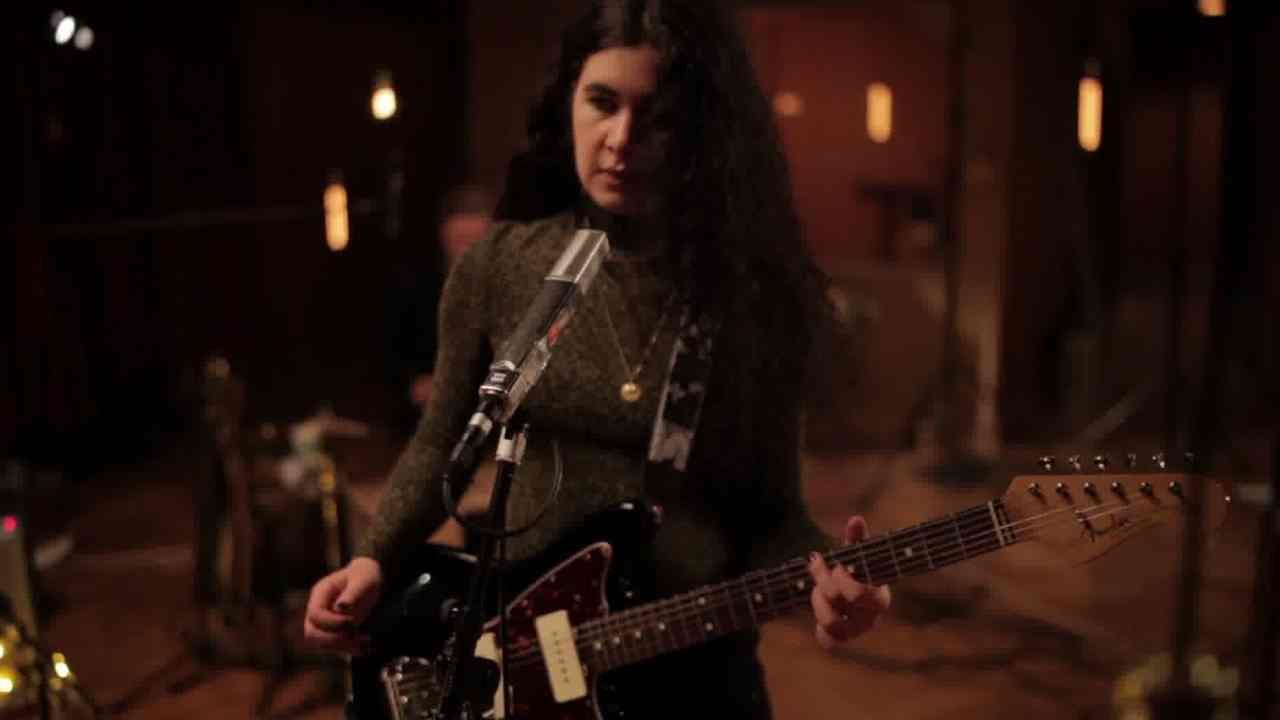 Sara Hartman - Stranger In A Room (Acoustic Version)