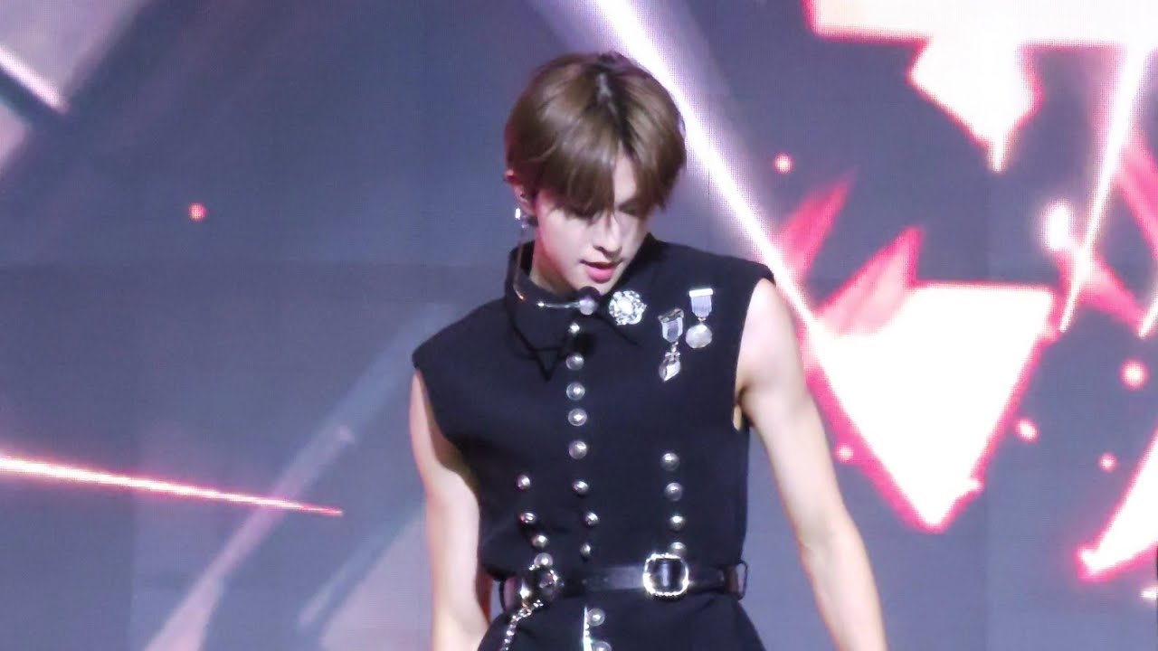 [4K] 241207 에잇턴 'RU-PUM PUM' 경민 직캠 8TURN KYUNGMIN fancam (FAN CONCERT 'TURN TABLE: TURNING POINT')