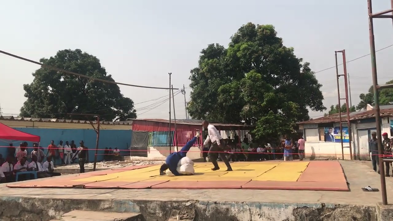 championnat de la league de kinshasa diovanne songo🇨🇬 met son adversaire k.O super le tatami