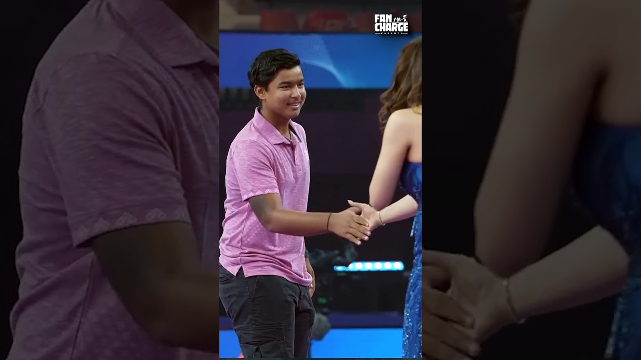 14 year's old Cricketer Prodigy Vibhav Suryanshi Grand entry at PKL Match #pkl #kabaddi