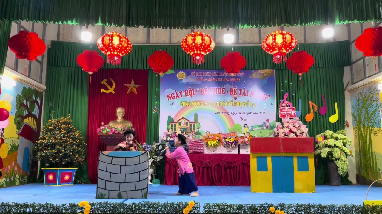 Tiểu phẩm Tấm Cám ngoại truyện do các diễn viên nhí trường mầm non Nam Dương biểu diễn