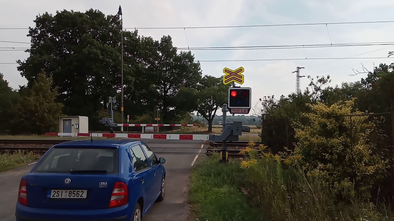 Přejezd Doln&iacute; Beřkovice