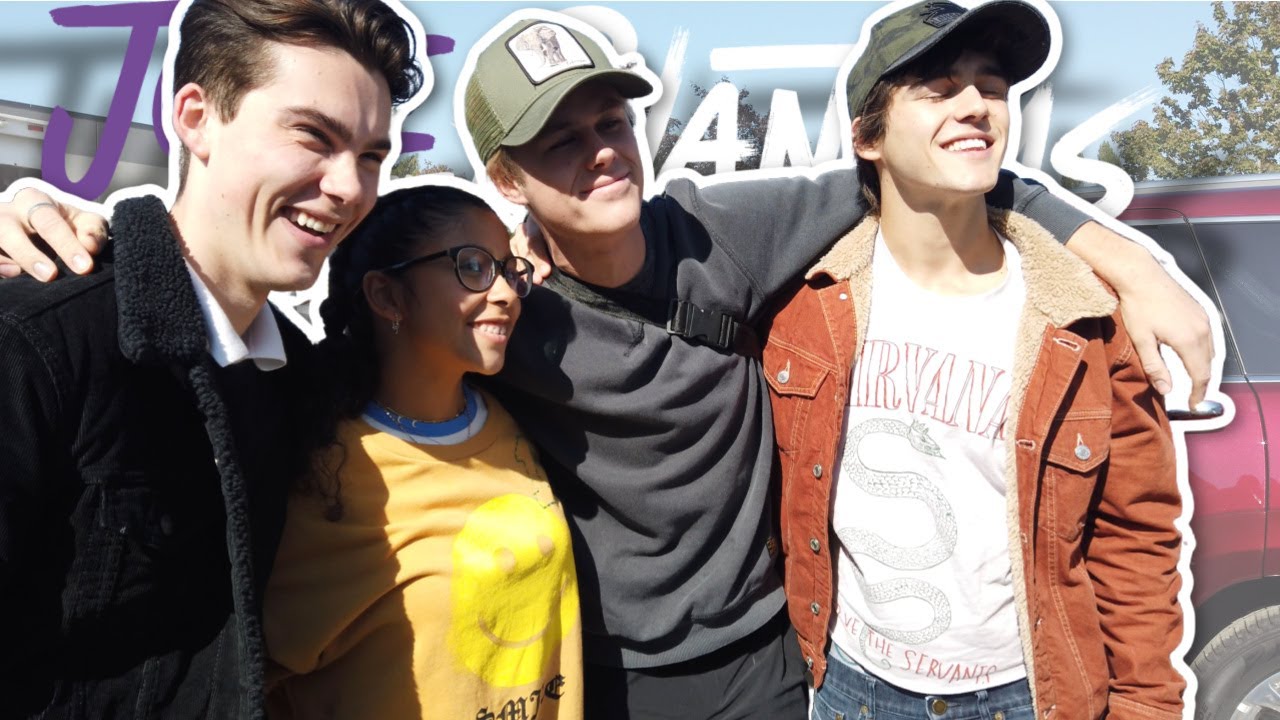 Julie and the Phantoms BTS | The Boys Showing Julie Support.