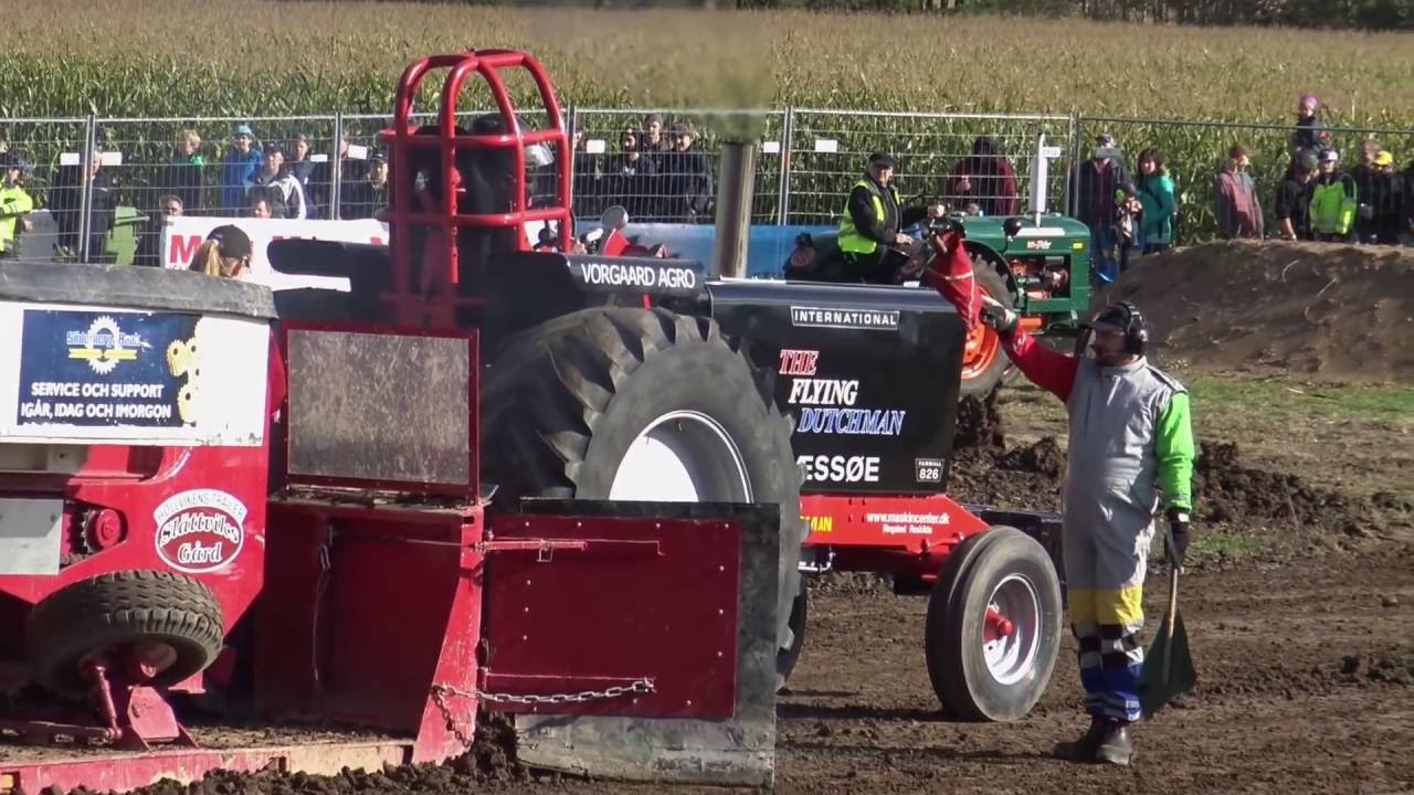 #6/6 The Flying Dutchman wins Sweden Tractorpulling - Laholm 2015 auch 2016 & Friends