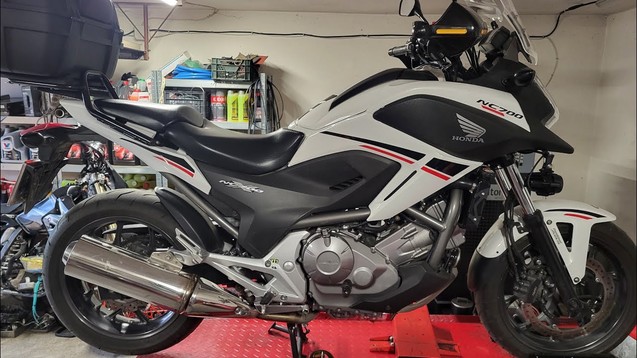 Honda NC 700 bardzo szybki przegląd.