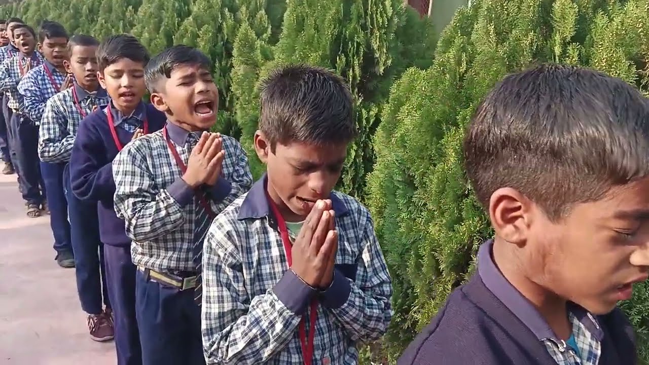 Morning prayer || Itani shakti hame dena data || In S.D. International school Green city Jaunra.