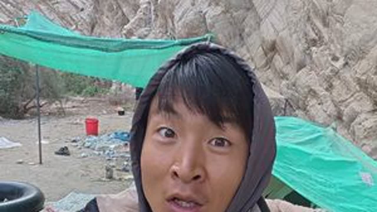我们在新疆无人区捡玉 这几天一直在搬运玉石，准备回家了#新疆捡玉 #记录真实生活 #户外