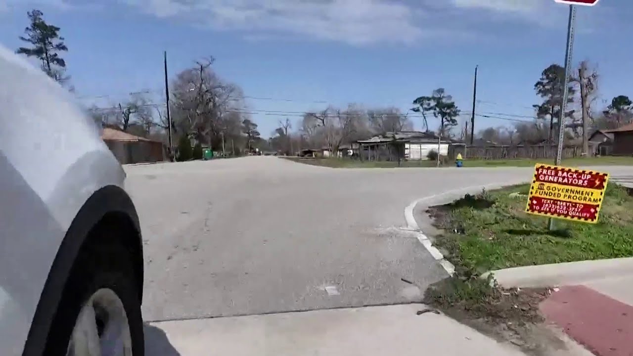 Signs for 'Free Generators' raise concerns in Houston
