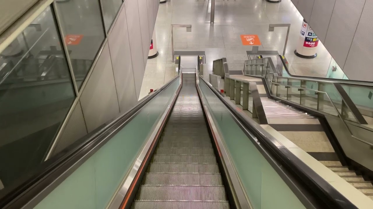 Kowloon Station, Kowloon, Hong Kong - CNIM Escalator