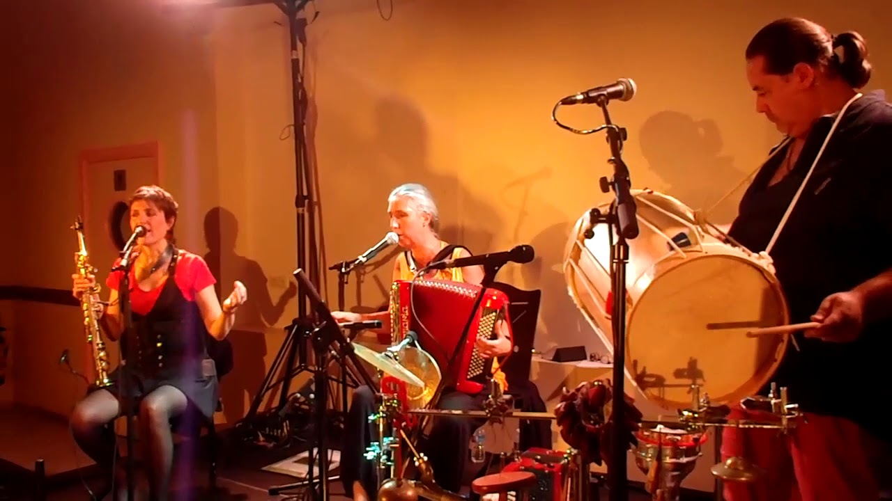 Bal à trois: Quan jo éri filha a maridè avec Alice Waring, Claire Bruneau et Cyril Bonnier