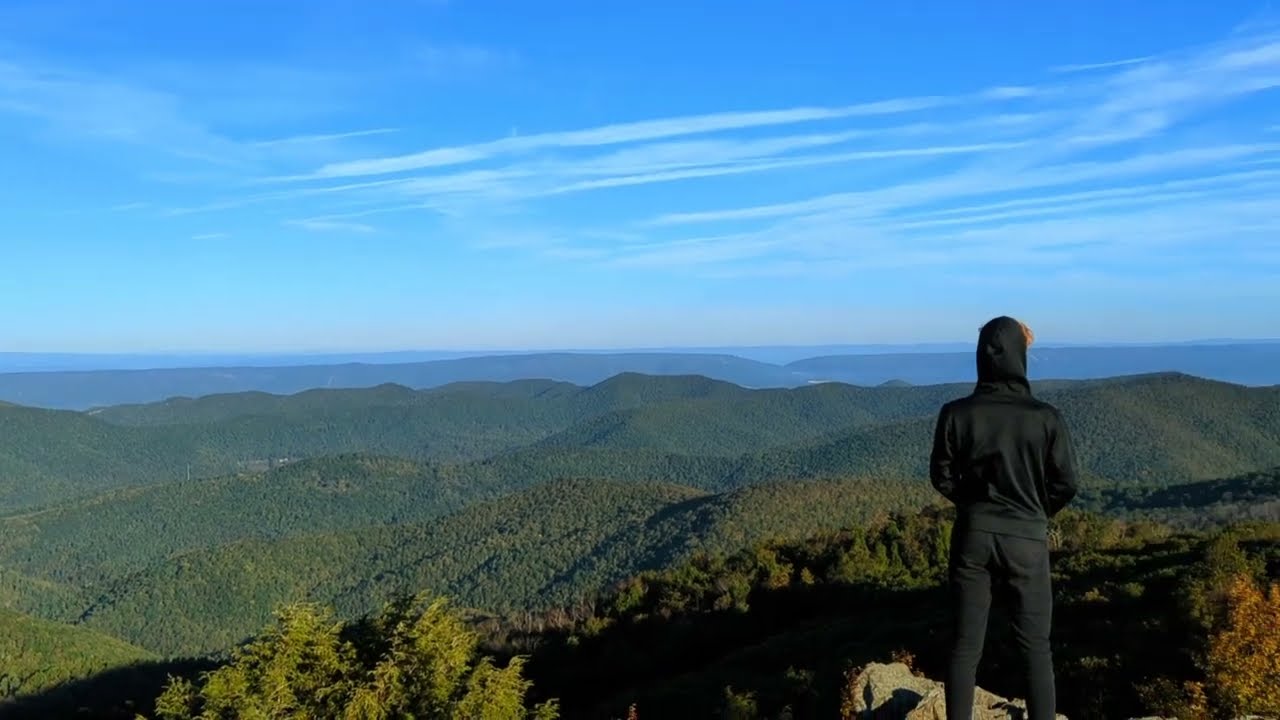 Bearfence Trail in Shenandoah National Park