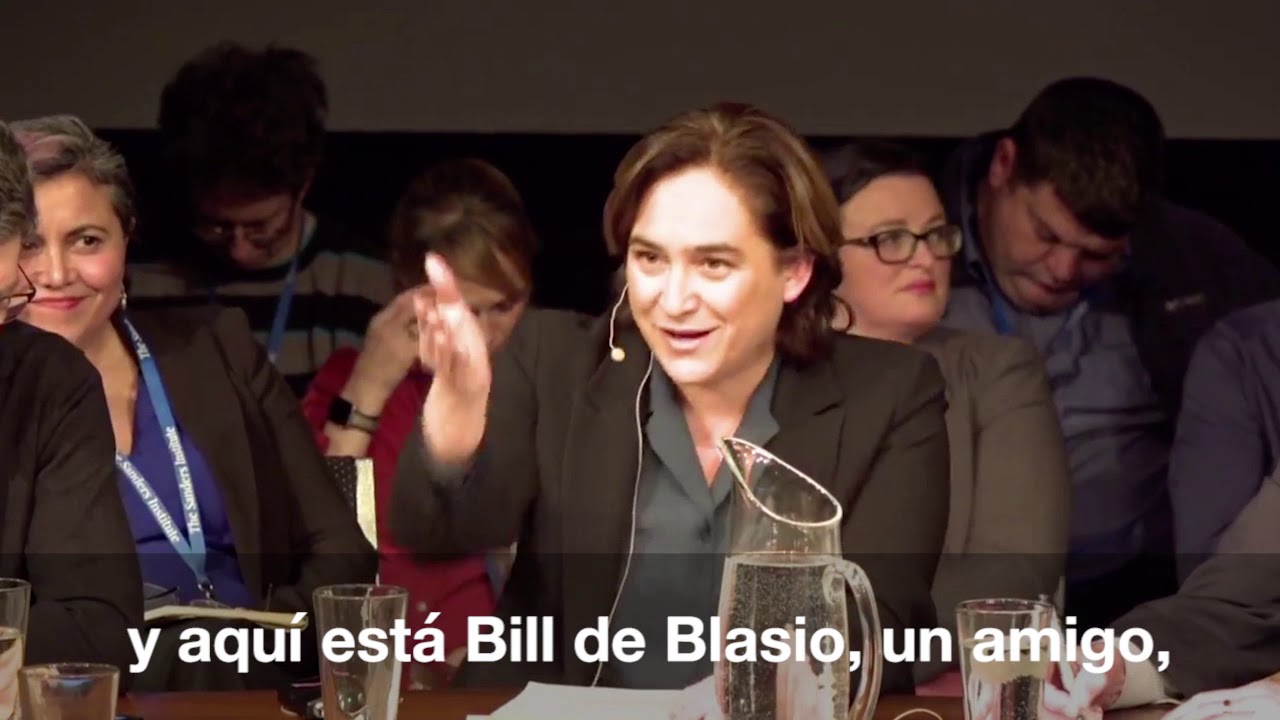 Ada Colau junto con Bernie Sanders