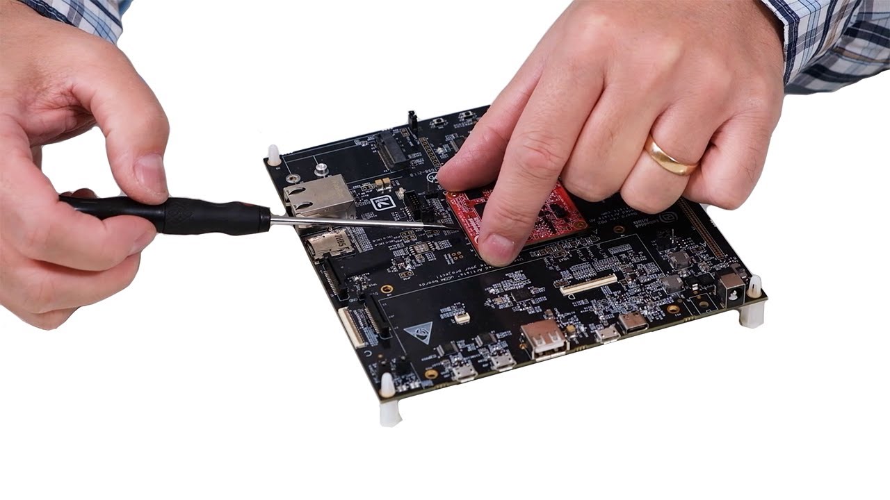 How to mount and unmount a uCOM board
