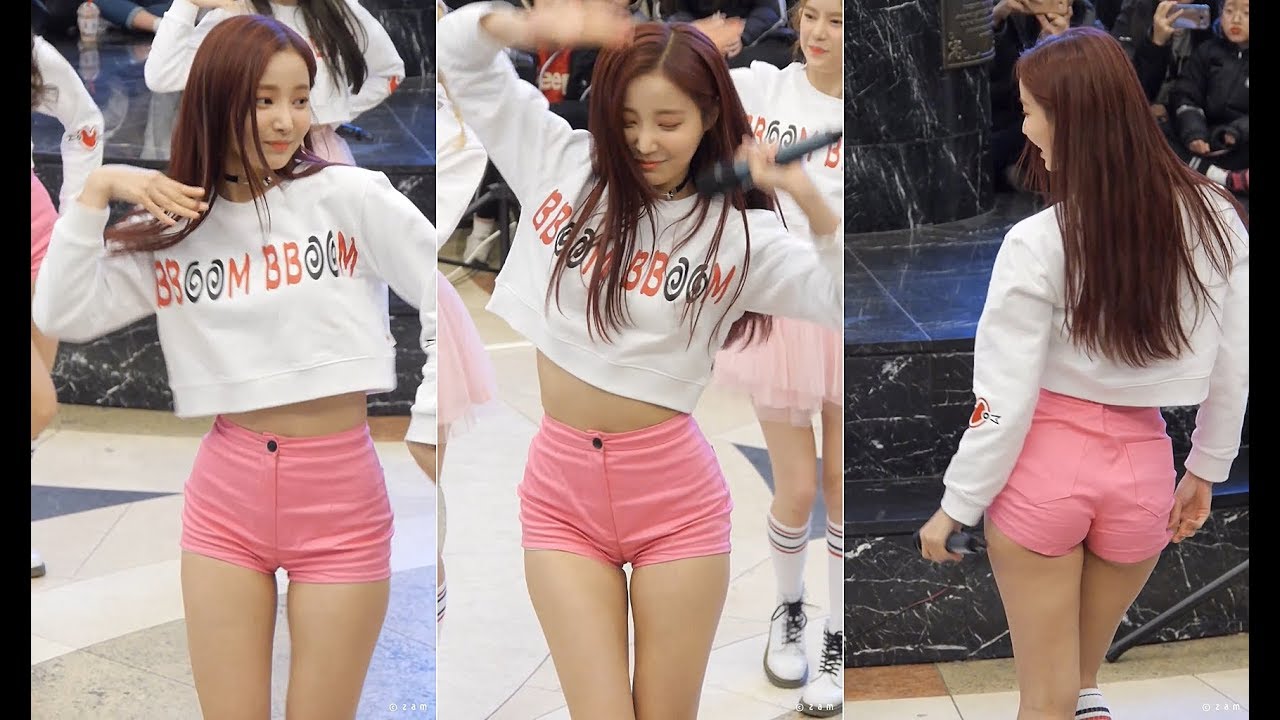 180203 모모랜드 연우 - 앵콜곡 뿜뿜 2절뒤태 Ver. (모모랜드게릴라공연 분당AK플라자) 직캠 fancam by zam