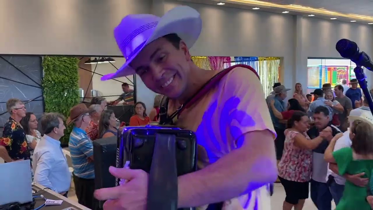 Gabriel Pasa - um super baile em Coronel vivida no clube da melhor idade
