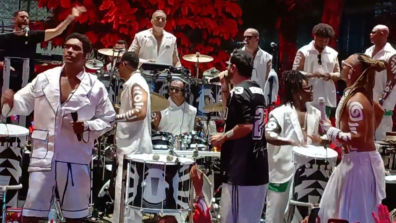 TIMBALADA COM TOMATE NO CANDYALL GUETHO SQUARE 
