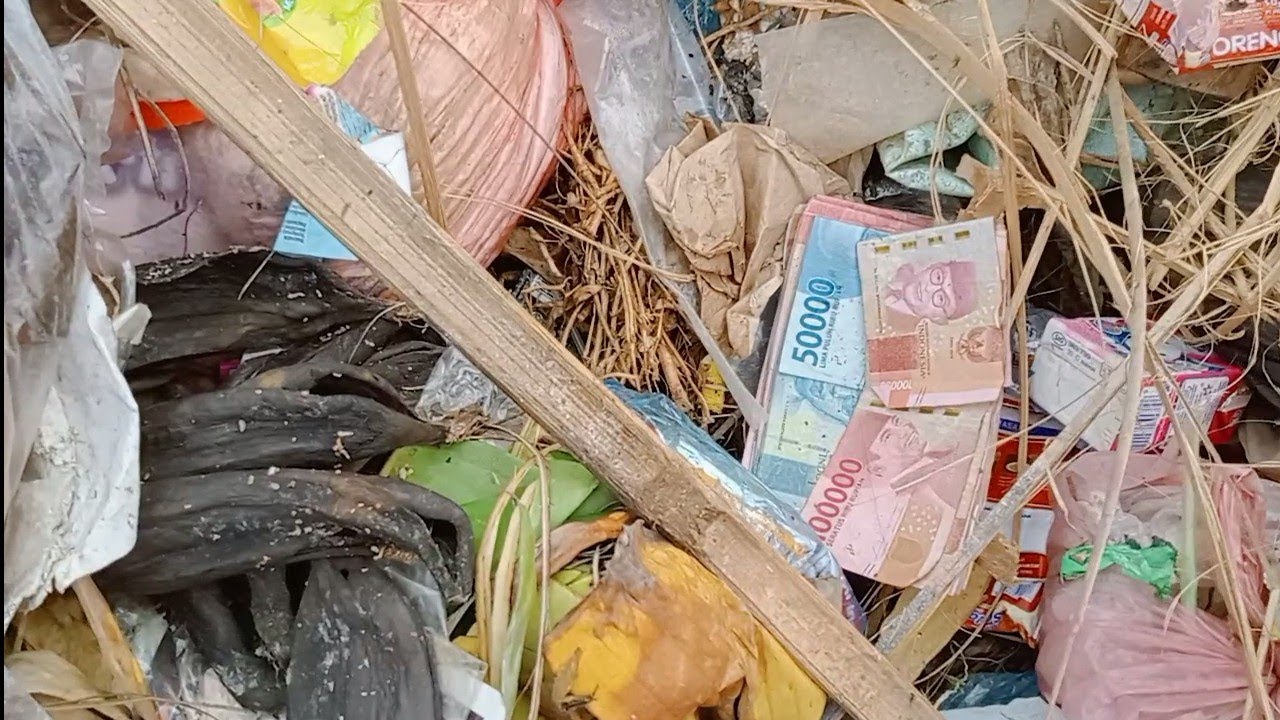 NEMU UANG DI TEMPAT SAMPAH