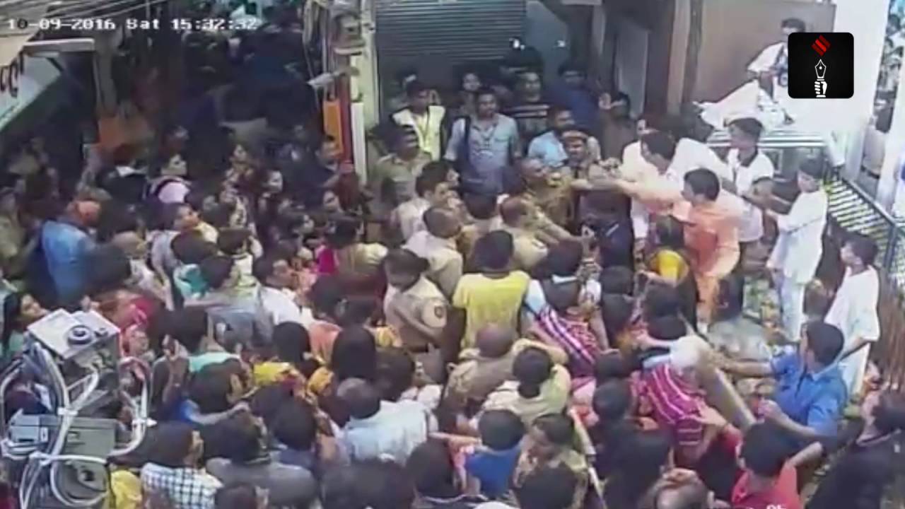 Scuffle Breaks Out At Lalbaughcha Raja In Mumbai