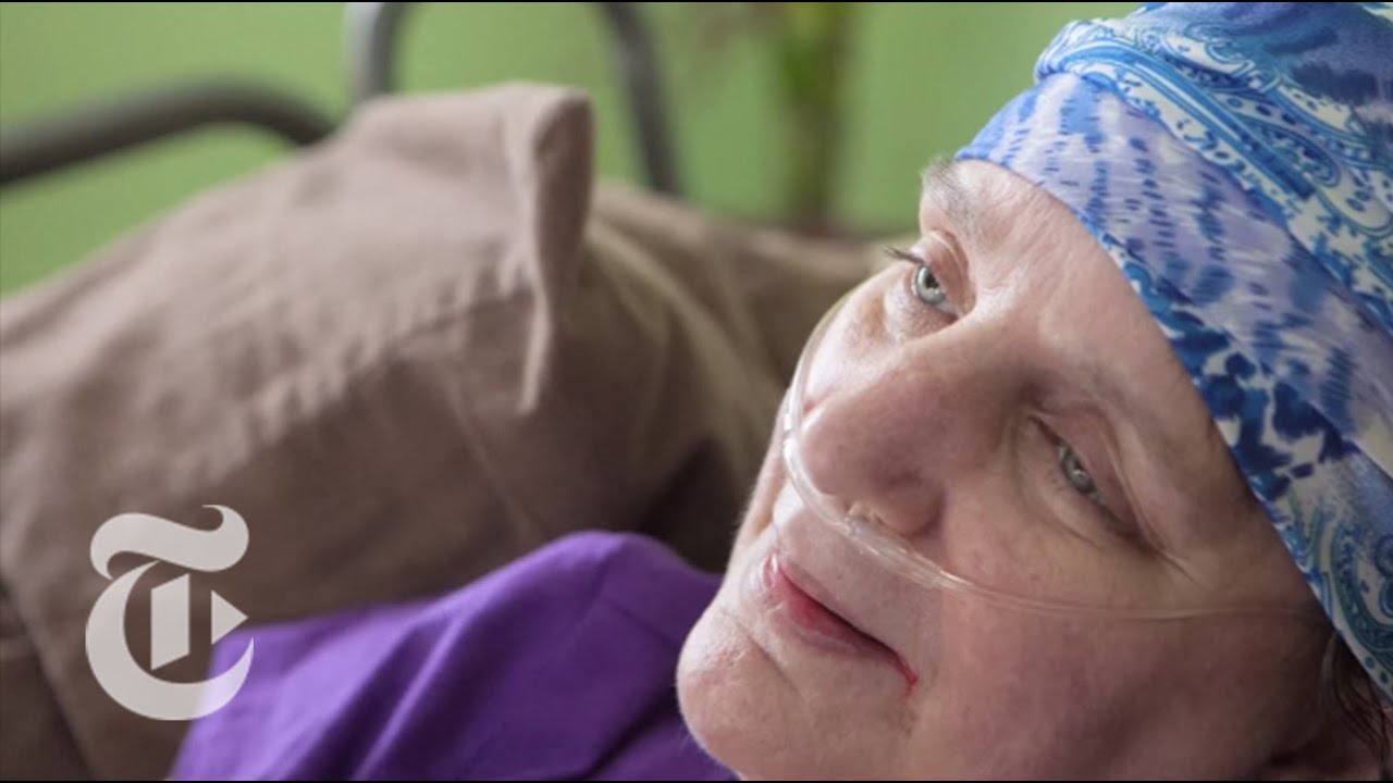 A Lesson in Dying: A Nurse With Cancer Offers Herself as Instruction in Caring | The New York Times