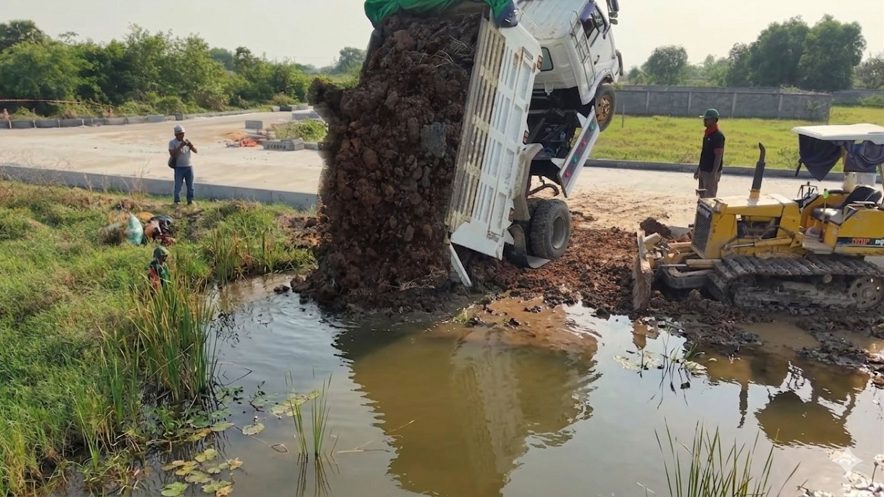O.M.G!Be Watch Incredible Landfill ! Technique Rescue by Dozer & Truck Back Fly head Unloading Soil