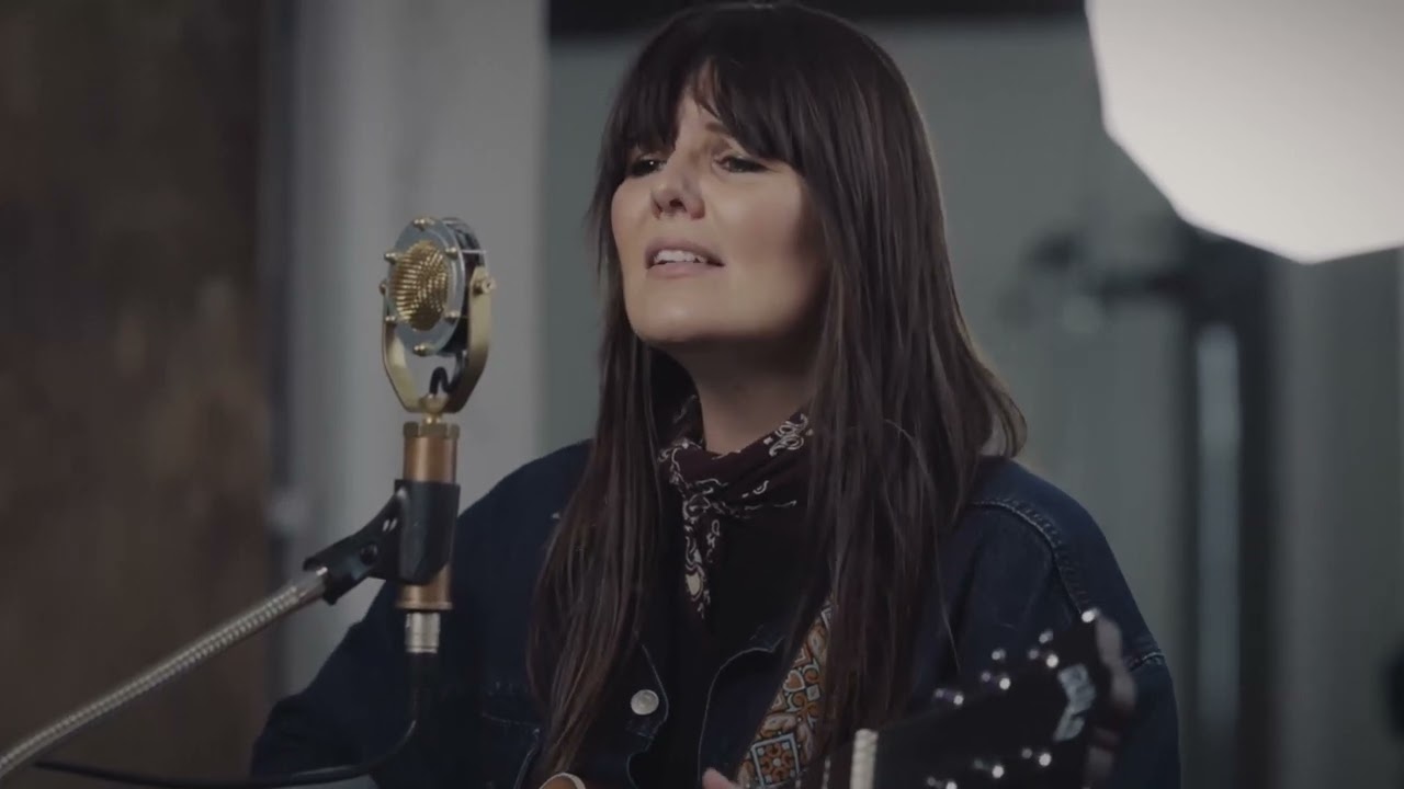Kajsa Vala - Always On The Run Live Session