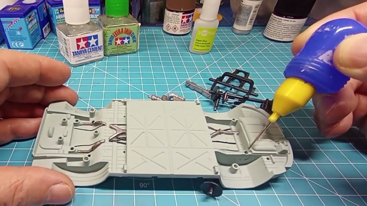 Revell VW T1 CAMPER 1:24 Teil-05 Der Unterboden