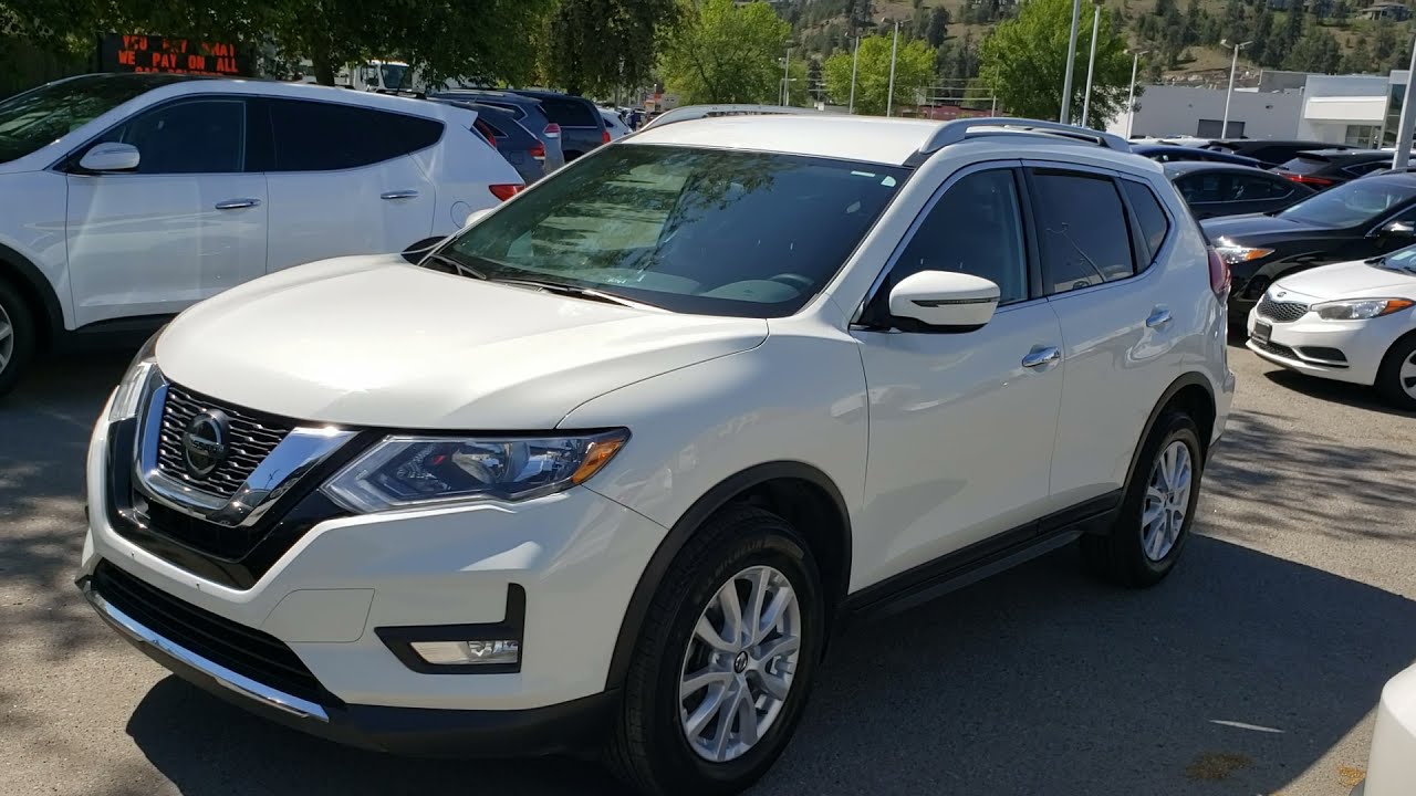 2018 Nissan Rogue SV AWD | 1RH4284A | Kelowna Toyota