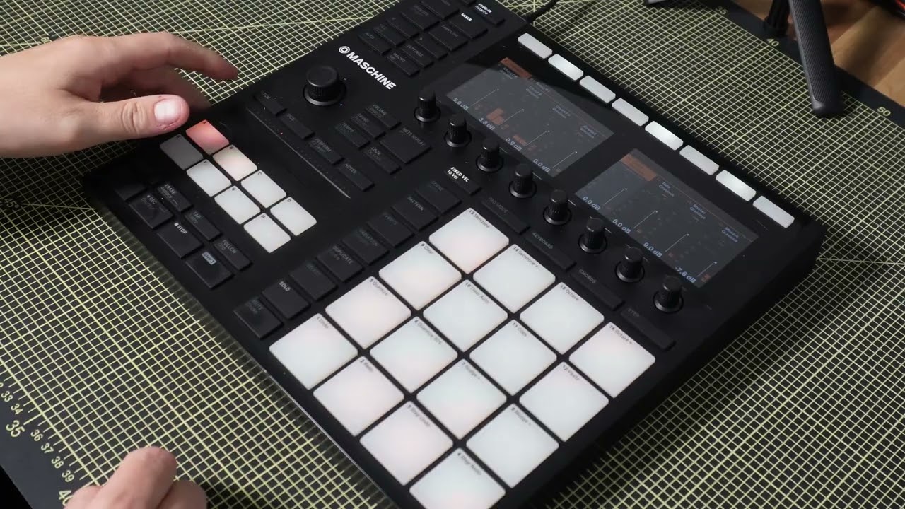 Boombap Beatmaking with Native Instruments Maschine MK3 #Beatober Autumn Vibes
