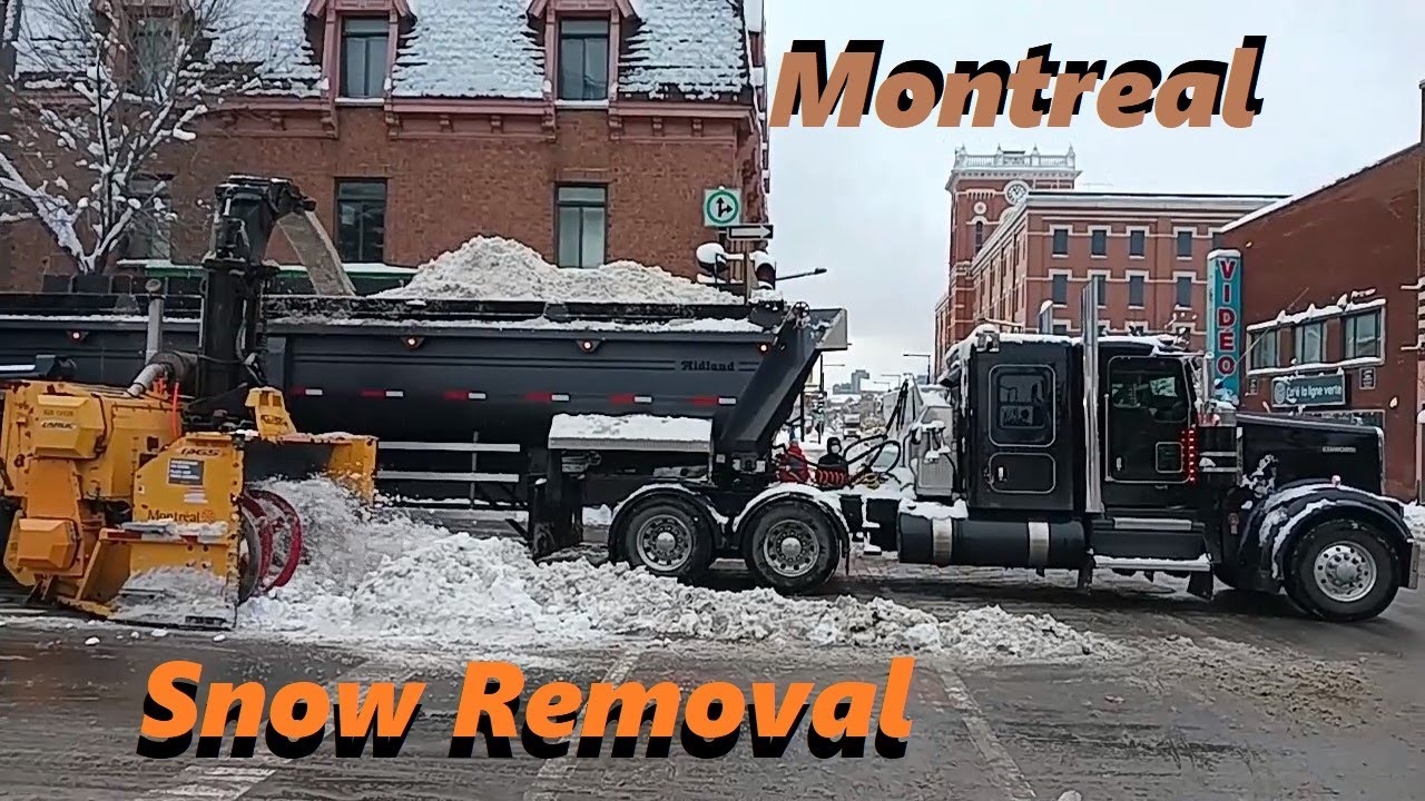 12 5 23 MONTREAL SNOW REMOVAL OPERATION PROCESS ON RUE FRONTENAC