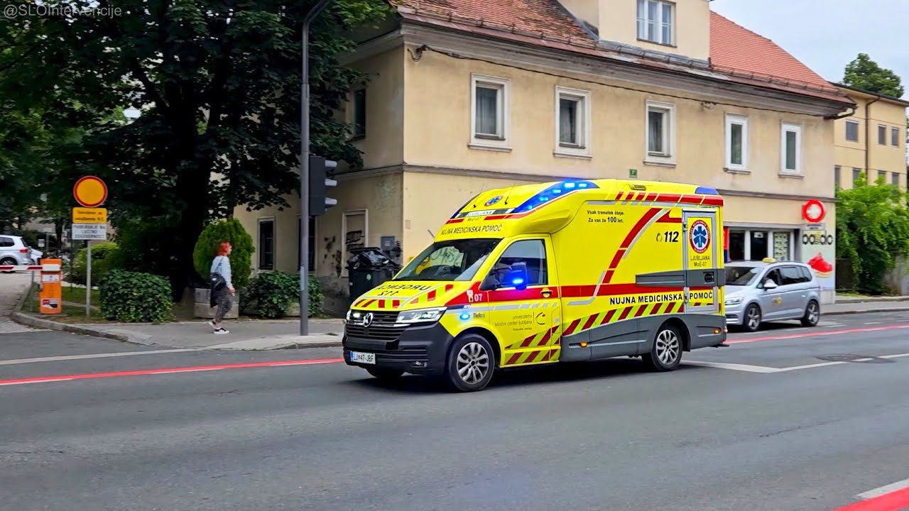 Reševalna vozila RP UKC Ljubljana+Urgentni zdravnik Medicross - nujna vožnja