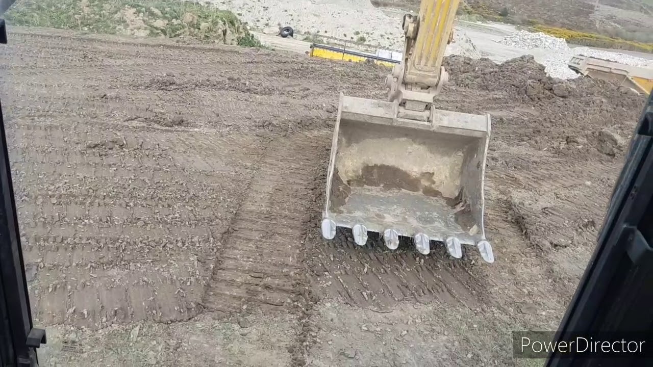 Komatsu PC 210 bucket changing procedure