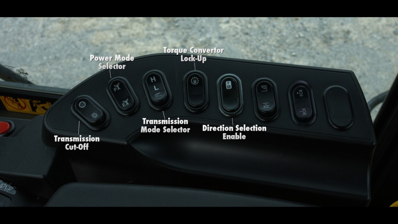 Komatsu WA500-8 cab controls