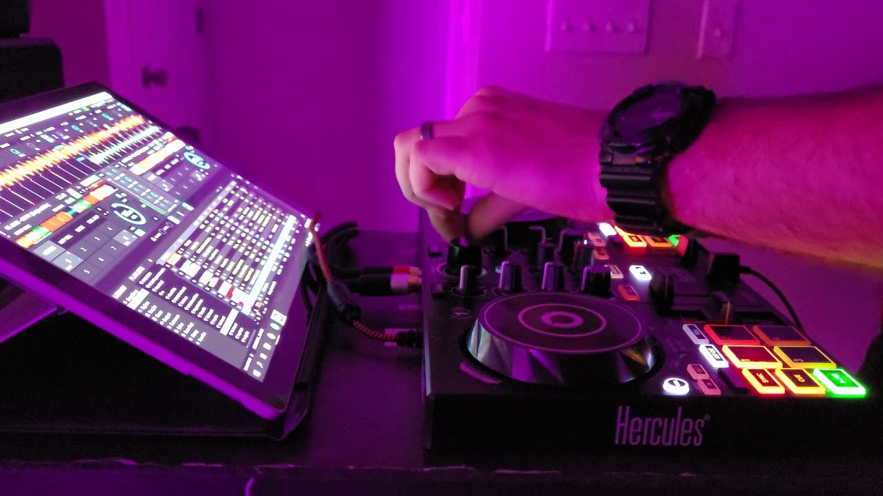Tech House Mix #4 on a Hercules DJControl Inpulse 200 DJ Controller