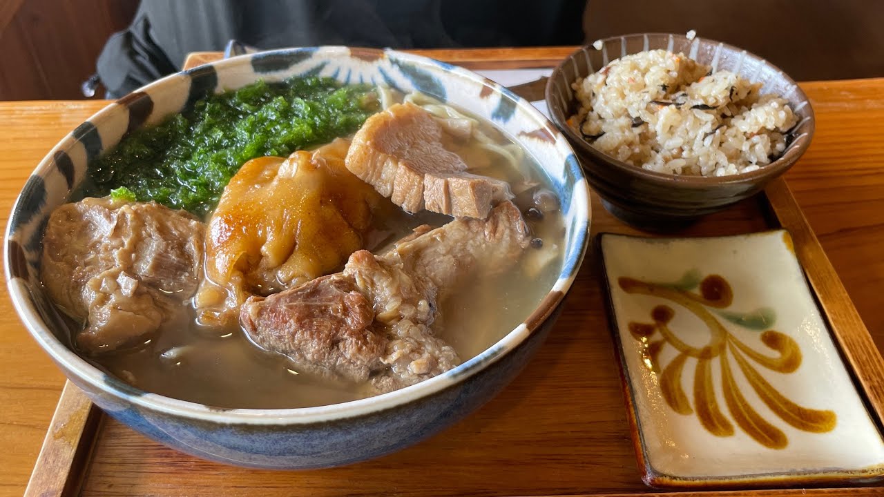 美しい沖縄の景色と肉全部乗っけた沖縄そば！秋晴れの中で食うそばは最高でした！【沖縄観光/南城市】【okinawaFoods】【冲绳观光】